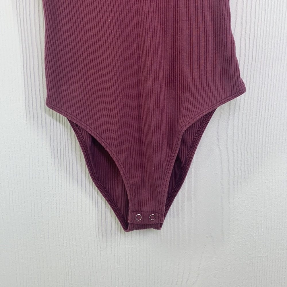 American Eagle - Burgundy Purple Ribbed V Neck Bodysuit Size XS - Picture 3 of 6